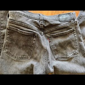 Vtg Levi’s high waisted cropped mom jeans